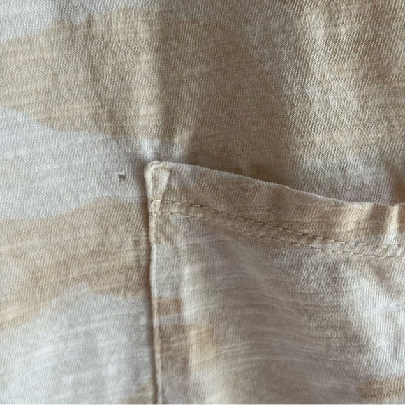 Vuori Tan Camo Sleeveless Muscle Tee Relaxed Fit Women’s Size Large - Picture 3 of 5